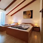 Apartment Bilo Primosten